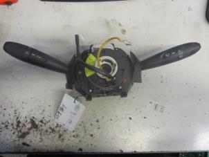 Gebruikte Combischakelaar Stuurkolom Fiat Punto II (188) 1.8 HGT 16V Prijs € 30,00 Margeregeling aangeboden door Autobedrijf Brooks