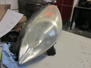 Gebruikte Koplamp links Citroen Xsara Picasso (CH) 1.8 16V Prijs € 30,00 Margeregeling aangeboden door Autobedrijf Brooks