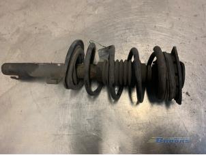 Begagnade Stötdämparstång, höger fram Renault Scénic II (JM) 2.0 dCi 16V 150 Pris € 30,00 Marginaltabell erbjuds av Autobedrijf Brooks