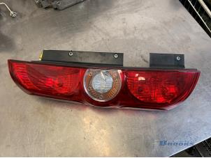 Begagnade Baklykta, vänster Opel Combo 1.3 CDTI 16V Pris € 40,00 Marginaltabell erbjuds av Autobedrijf Brooks