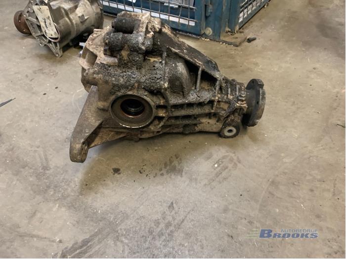 Bakre differential från en Mercedes-Benz ML I (163) 270 2.7 CDI 20V 2001