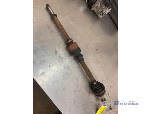 Używane Os napedowa prawy przód Peugeot 406 Break (8E/F) 1.8 16V Cena € 10,00 Procedura marży oferowane przez Autobedrijf Brooks