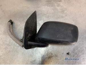 Begagnade Skärmspegel, vänster Nissan Navara (D40) 2.5 dCi 16V 4x4 Pris € 40,00 Marginaltabell erbjuds av Autobedrijf Brooks