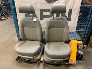 Begagnade Framsäten, vänster + höger Volkswagen Caddy III (2KA,2KH,2CA,2CH) 2.0 SDI Pris € 125,00 Marginaltabell erbjuds av Autobedrijf Brooks