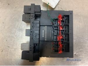 Gebruikte Boordcomputer Volkswagen Caddy III (2KA,2KH,2CA,2CH) 2.0 SDI Prijs € 75,00 Margeregeling aangeboden door Autobedrijf Brooks