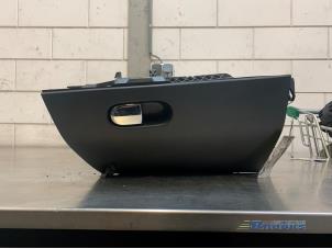 Gebruikte Dashboardkastje Lancia Delta (844) 1.6 D Multijet 16V 120 Prijs € 75,00 Margeregeling aangeboden door Autobedrijf Brooks