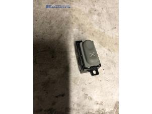 Begagnade Brytare Renault Scénic I (JA) 2.0 16V Pris € 5,00 Marginaltabell erbjuds av Autobedrijf Brooks