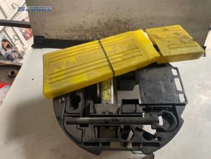 Begagnade Verktygssats Renault Modus/Grand Modus (JP) 1.2 16V Eco Pris € 15,00 Marginaltabell erbjuds av Autobedrijf Brooks