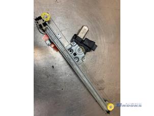 Begagnade Fönstermekanism, 2-dörrars, höger fram Fiat Ducato (250) 3.0 140 Natural Power Pris € 60,00 Marginaltabell erbjuds av Autobedrijf Brooks