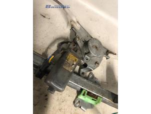 Begagnade Motor, dörrfönster Daewoo Espero 2.0 CD Pris € 37,50 Marginaltabell erbjuds av Autobedrijf Brooks