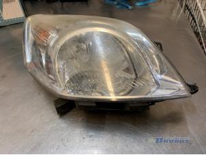 Używane Reflektor prawy Fiat Fiorino (225) 1.3 JTD 16V Multijet Cena € 30,00 Procedura marży oferowane przez Autobedrijf Brooks