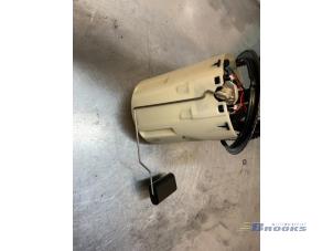 Gebruikte Tank element Pomp Fiat Fiorino (225) 1.3 JTD 16V Multijet Prijs € 80,00 Margeregeling aangeboden door Autobedrijf Brooks