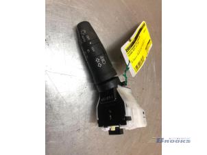 Gebruikte Pinker Schakelaar Nissan Note (E11) 1.4 16V Prijs € 20,00 Margeregeling aangeboden door Autobedrijf Brooks