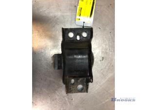 Używane Wspornik silnika Nissan Note (E11) 1.4 16V Cena € 20,00 Procedura marży oferowane przez Autobedrijf Brooks