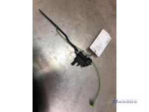 Gebruikte Motor Tankklepvergrendeling Mini Mini (R56) 1.6 16V Cooper Prijs € 15,00 Margeregeling aangeboden door Autobedrijf Brooks