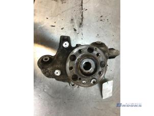 Gebruikte Fusee links-achter Mercedes E (W213) E-63 AMG S 4.0 V8 Turbo 4-Matic+ Prijs € 325,00 Margeregeling aangeboden door Autobedrijf Brooks