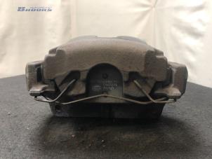 Begagnade Främre bromsok, höger Honda Accord (CU) 2.0 i-VTEC 16V Pris € 40,00 Marginaltabell erbjuds av Autobedrijf Brooks