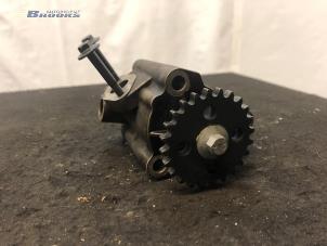 Begagnade Oljepump Ford Focus 2 2.0 16V Pris € 50,00 Marginaltabell erbjuds av Autobedrijf Brooks