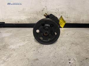 Begagnade Servostyrningspump Renault Megane Classic (LA) 1.9 dT RN Pris € 15,00 Marginaltabell erbjuds av Autobedrijf Brooks