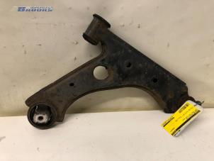 Używane Wahacz zawieszenia prawy przód Fiat Punto Evo (199) 1.3 JTD Multijet 85 16V Euro 5 Cena € 15,00 Procedura marży oferowane przez Autobedrijf Brooks