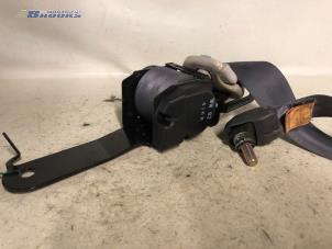 Begagnade Främre säkerhetsbälte, höger Mitsubishi Galant (E5/E7/E8) 2.0 GLi,GLSi 16V Pris € 10,00 Marginaltabell erbjuds av Autobedrijf Brooks
