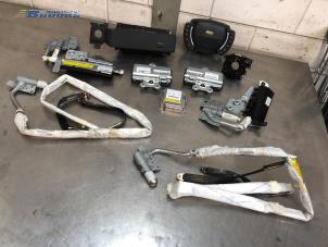 Begagnade Airbagset + modul Landrover Range Rover III (LM) 4.4 V8 32V Pris € 750,00 Marginaltabell erbjuds av Autobedrijf Brooks
