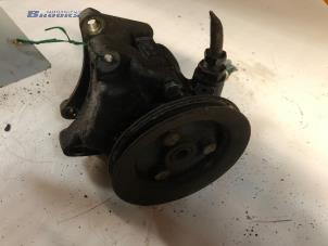 Używane Pompa wspomagania kierownicy Alfa Romeo 146 (930B) 1.4 ie Cena € 15,00 Procedura marży oferowane przez Autobedrijf Brooks