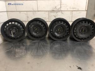 Usagé Kit jantes Volkswagen Golf V (1K1) 2.0 TDI DPF Prix € 50,00 Règlement à la marge proposé par Autobedrijf Brooks