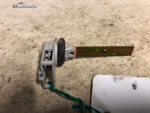 Begagnade Innetemperatursensor Volkswagen Transporter/Caravelle T5 2.5 TDi Pris € 10,00 Marginaltabell erbjuds av Autobedrijf Brooks