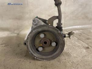 Używane Pompa wspomagania kierownicy Alfa Romeo 146 (930B) 1.4 ie Cena € 15,00 Procedura marży oferowane przez Autobedrijf Brooks