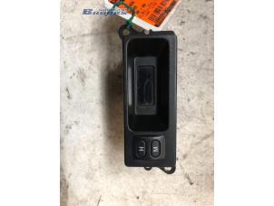 Begagnade Klocka Rover 200 Pris € 15,00 Marginaltabell erbjuds av Autobedrijf Brooks