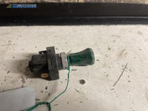 Gebruikte Schakelaar Mistlamp Citroen 2 CV (AZ) 2CV6 Prijs € 5,00 Margeregeling aangeboden door Autobedrijf Brooks