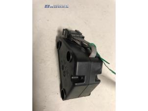 Begagnade Relä Volkswagen Golf V (1K1) 2.0 TDI 16V Pris € 25,00 Marginaltabell erbjuds av Autobedrijf Brooks