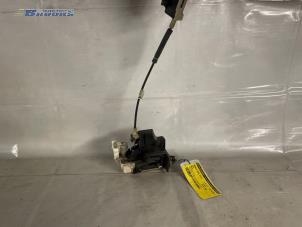 Begagnade Dörrlåsmekanism, 4-dörrars, vänster fram Fiat Palio Pris € 10,00 Marginaltabell erbjuds av Autobedrijf Brooks