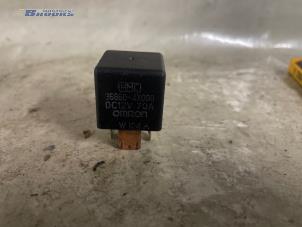 Gebruikte Relais Kia Carnival 2 (FIB/FLD) 2.9 HPDi 16V Prijs € 5,00 Margeregeling aangeboden door Autobedrijf Brooks