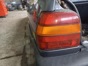 Begagnade Baklykta, vänster Volkswagen Polo II Coupé (86) 1.3 Kat. Pris € 20,00 Marginaltabell erbjuds av Autobedrijf Brooks