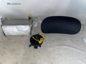 Begagnade Höger airbag (instrumentbräda) Alfa Romeo 156 (932) 1.9 JTD Pris € 87,50 Marginaltabell erbjuds av Autobedrijf Brooks