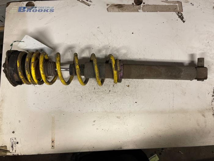 Stötdämparstång, höger bak från en Audi A4 (B5) 1.6 1995