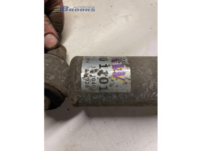 Stötdämparstång, höger bak från en Audi A4 (B5) 1.6 1995