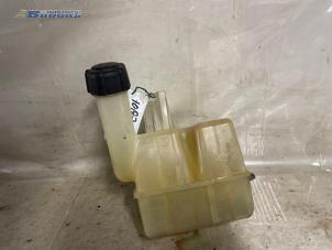 Begagnade Expansionskärl Renault Laguna II Grandtour (KG) 1.9 dCi 120 Pris € 10,00 Marginaltabell erbjuds av Autobedrijf Brooks