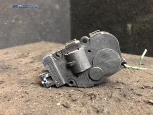 Gebruikte Kachelklep Motor Volvo V40 (MV) 2.0 D2 16V Prijs € 15,00 Margeregeling aangeboden door Autobedrijf Brooks