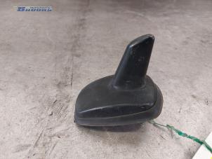 Begagnade Antenn Volkswagen Touran (1T3) 1.2 TSI Pris € 20,00 Marginaltabell erbjuds av Autobedrijf Brooks
