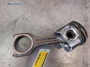 Gebruikte Zuiger Peugeot 5008 I (0A/0E) 1.6 HDiF 16V Prijs € 50,00 Margeregeling aangeboden door Autobedrijf Brooks