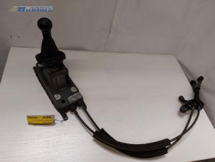 Używane Dzwignia zmiany biegów Volkswagen Caddy III (2KA,2KH,2CA,2CH) 2.0 SDI Cena € 50,00 Procedura marży oferowane przez Autobedrijf Brooks