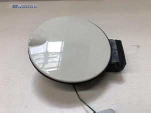 Używane Pokrywa wlewu paliwa Fiat Grande Punto 1.4 T-Jet 16V Cena € 20,00 Procedura marży oferowane przez Autobedrijf Brooks