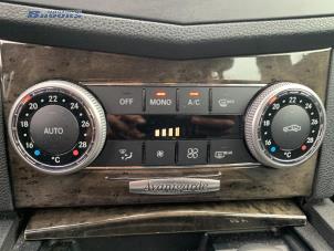 Gebruikte Chaufage Bedieningspaneel Mercedes C Estate (S204) 2.2 C-180 CDI 16V BlueEFFICIENCY Prijs € 40,00 Margeregeling aangeboden door Autobedrijf Brooks
