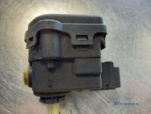 Begagnade Strålkastarmotor Renault Laguna II Grandtour (KG) 1.9 dCi 120 Pris € 10,00 Marginaltabell erbjuds av Autobedrijf Brooks