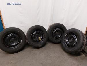 Begagnade Hjuluppsättning + däck Nissan Qashqai (J10) 1.6 dCi Pure Drive Pris € 200,00 Marginaltabell erbjuds av Autobedrijf Brooks