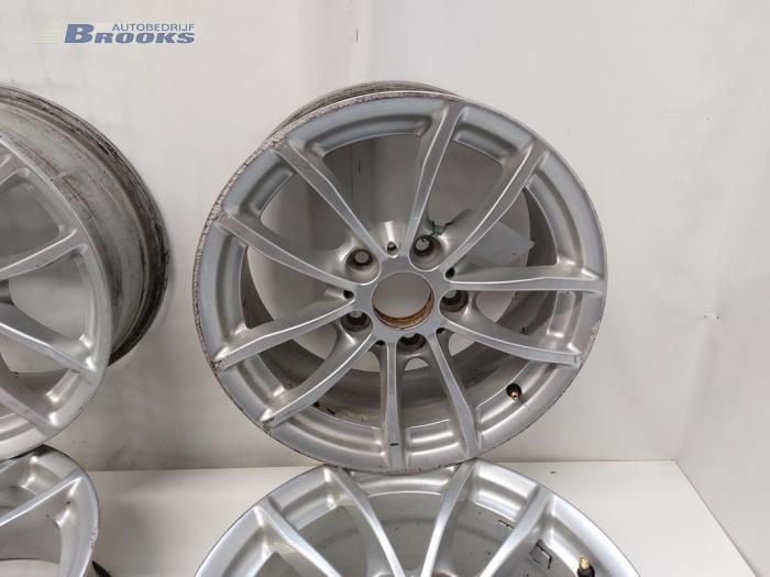 Zestaw obreczy sportowych z BMW 1 serie (F20) 114d 1.5 12V TwinPower 2015