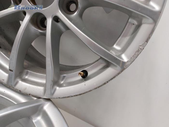 Zestaw obreczy sportowych z BMW 1 serie (F20) 114d 1.5 12V TwinPower 2015